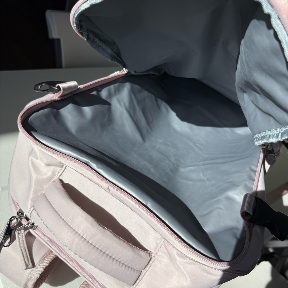 Beautiful Pink Travel Backpack with laptop compartment***NOT BEIS** - Picture 6 of 14